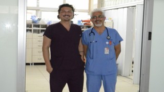 20 dakikalık kalp masajı ile hastayı yeniden hayata döndürdüler