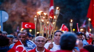 400 metrelik dev Türk bayrağı açıldı, görsel şölen oluştu