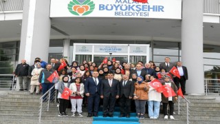 41 öğrenciye kamp için Çanakkaleye uğurladı