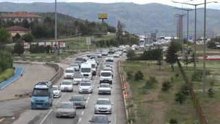 43 ilin geçiş güzergahındaki Kırıkkalede trafik yoğunluğu