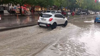 5 dakikalık yağışla Kırşehir Belediyesinin altyapı sorunları ortaya çıktı