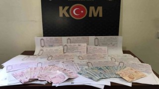 65 adet senet ve 26 bin TL parayla yakalandı