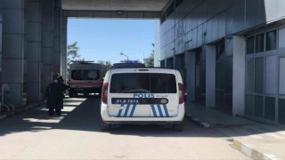 7 yaşında çocuk, ensesine isabet eden yorgun mermiyle yaralandı