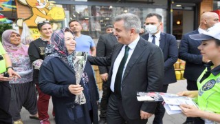 Adanada yayalar için 5 adımda güvenli trafik sloganıyla uygulama gerçekleştirildi