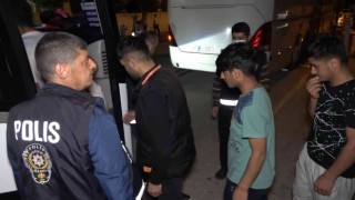 Adıyamanda 74 kaçak göçmen yakalandı