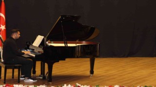 ADÜde piyano konseri gerçekleşti