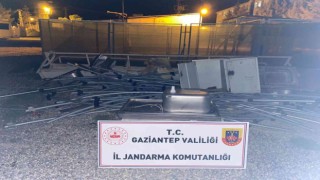 AFAD kampındaki malzemeleri gizlice satan memur tutuklandı