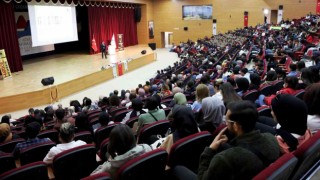 AİÇÜde uyuşturucu ile mücadele ve farkındalık konferansı gerçekleştirildi