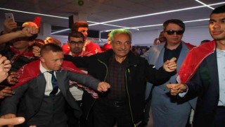 Akşehir Belediyesinden engelli gençlere asker kınası eğlencesi