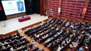 Akşehirde Serdar Tuncerle muhabbet ve şiir dolu gece
