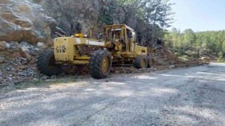 Alanyada 9 mahalle yoluna yaz bakımı yapıldı