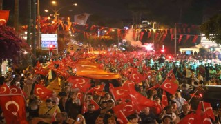 Alanyada binlerce kişi 19 Mayısı coşkuyla kutladı