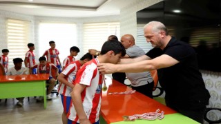 Alanyaspor, Atletico Baküyü ödüllerle uğurladı