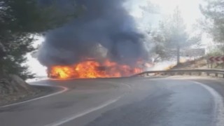 Alevlere teslim olan yolcu otobüsü küle döndü