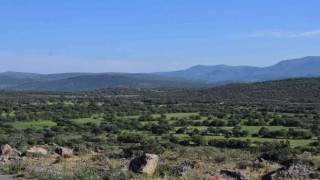 Aliağa Kalabak Mahallesinde bin dönümlük arazi suya kavuşacağı günü bekliyor