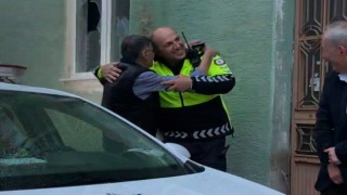 Alkollü sürücü polise sarılarak bayramlaştı