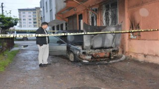 Altı sene önce aldığı emektarı gözlerinin önünde küle döndü