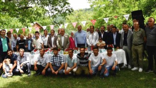 Altınovada çilek tadında festival