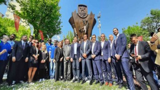 Anadolu Efesin şampiyonluk heykeli törenle açıldı
