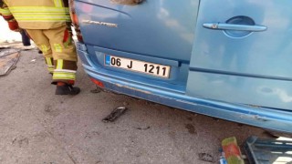 Ankarada otomobilin çarptığı dolmuş defalarca takla attı: 20 yaralı
