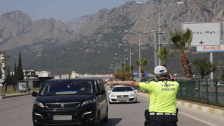 Antalyada 670 personelle Türkiye Güven Huzur Uygulaması
