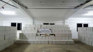 Antalyada kaçak makaron taşımacılığına jandarma baskını