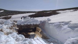 Antalyada yayla yollarında kar temizliği