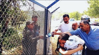Araç camından uçan kağıt kazaya neden oldu: 3ü çocuk 4 yaralı