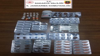 Araç içerisinde 88 adet uyuşturucu madde ele geçirildi: 2 gözaltı