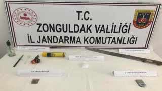 Araç içinde uyuşturucu ile yakalandılar