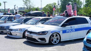 Aracını polis otosu gibi giydirdi, görenler şaşırıyor
