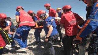 Ardahanda gerçeği aratmayan deprem tatbikatı