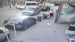 Ataşehirde otomobilin çarptığı çocuk yola savruldu