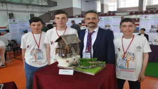 Atık malzemelerden tertemiz dünya inşa ettiler
