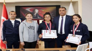 Atletizmde Türkiye birinci ve ikincisi Gaziantepten