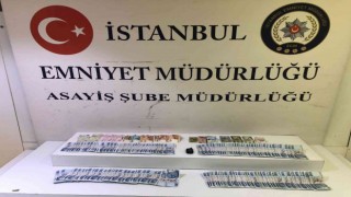 AVM otoparkında araçlardan hırsızlık yapan çete yakayı ele verdi