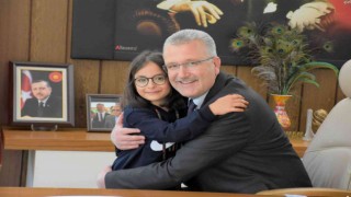 Avrupa şampiyonu olan Karacabey Belediyesporlu Elif, Türkiyeyi gururlandırdı