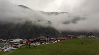 Ayderde sisli hava tatilcilerin keyfini bozamadı