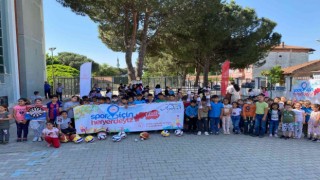 Aydında binlerce çocuğa spor malzemesi dağıtıldı