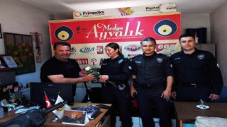Ayvalık Polisinden engelli gazeteciye jest