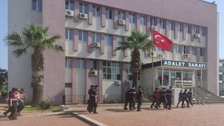 Ayvalıkta jandarmadan göçmen kaçakçılarına darbe