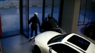 Bağcılarda motor hırsızlığı güvenlik kamerasına yansıdı