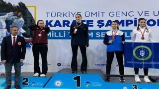 Bağlar Belediyesinin milli sporcusu Sena Kızılaslan yeniden Türkiye şampiyonu oldu