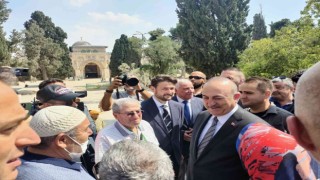 Bakan Çavuşoğlu, Mescid-i Aksayı ziyaret etti