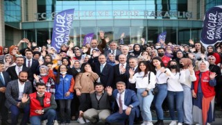 Bakan Kasapoğlu, sosyal medyadan bayramlaştı