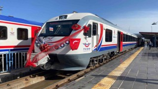 Bakan müjdeyi verdi, Diyarbakır-Batman arasında konforlu yeni tren sefere başladı
