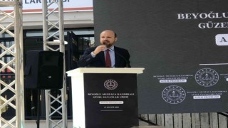 Bakan Özer, Beyoğlunda Güzel Sanatlar Lisesinin açılışına katıldı