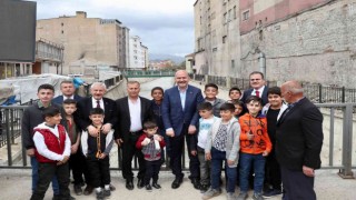 Bakan Soylu Yüksekovada vatandaşlarla bayramlaştı