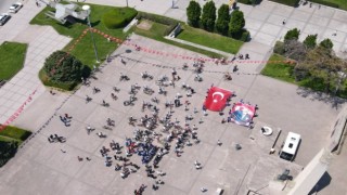 Balıkesirli gençler sosyal medyadan, sosyal meydana indi