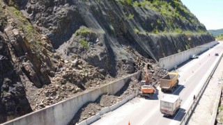 Bartın-Karabük karayolundaki heyelan bölgesinde çalışma başlatıldı